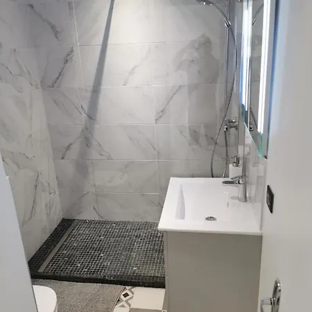Suquet Balcony 1 Min Beach, 10 Min Palais & Croisette Works Apartment Cannes